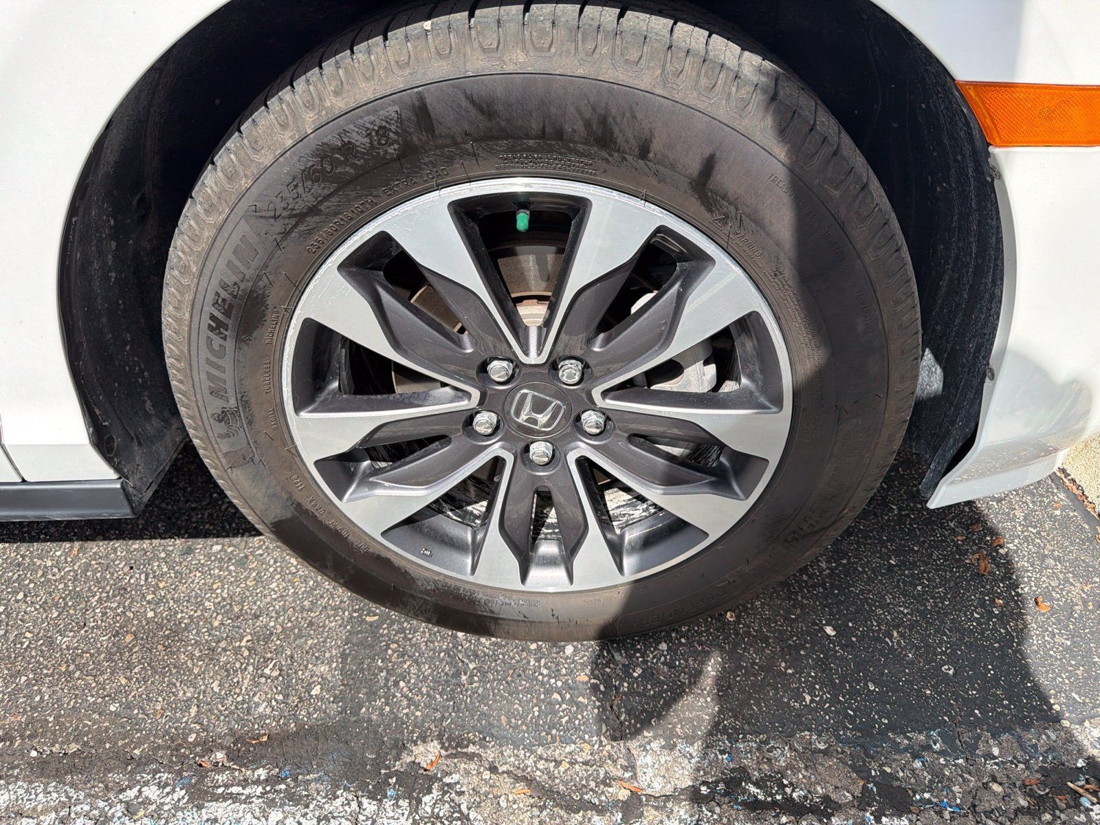 Used 2023 Honda Odyssey EX-L image 4