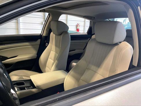 Used 2021 Honda Accord Touring image 26