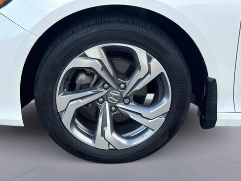 Used 2020 Honda Accord EX image 11