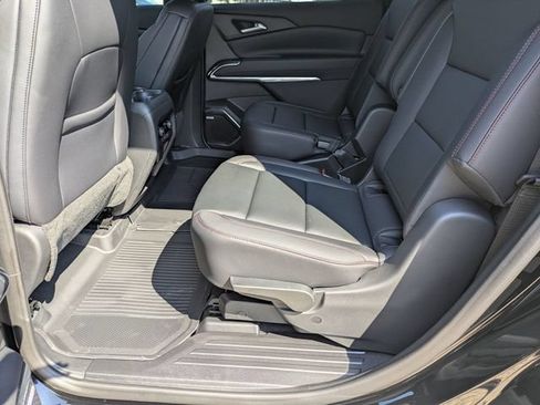 New 2026 Chevrolet Traverse Z71 w/ Enhanced Driving Package AWD/4WD image 28