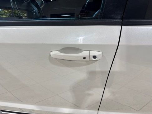 Used 2017 Dodge Journey Crossroad w/ Popular Equipment Group image 8