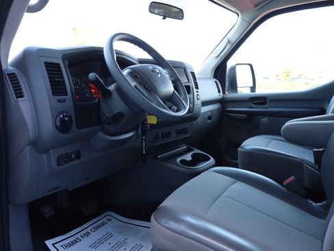 Used 2020 Nissan NV 3500 S image 7