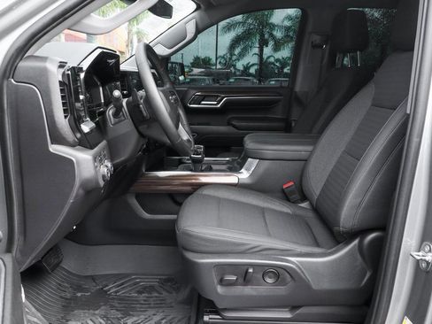 Used 2023 Chevrolet Silverado 1500 LT Trail Boss w/ Convenience Package II AWD/4WD image 18