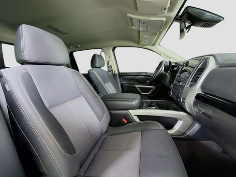 Used 2021 Nissan Titan SV w/ SV Convenience Package image 28