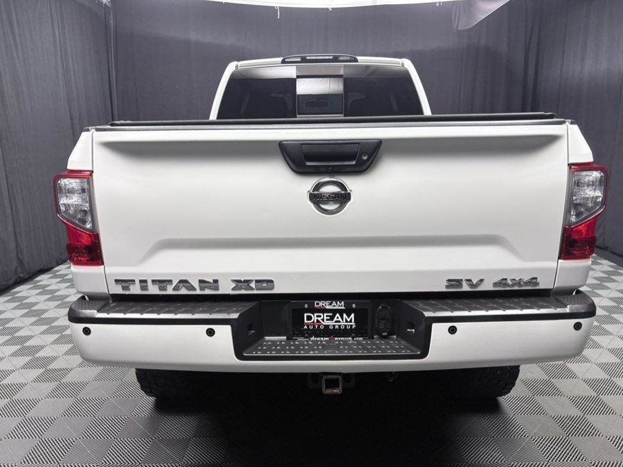 Used 2018 Nissan Titan XD 4x4 Crew Cab SV w/ SV Convenience Package image 5