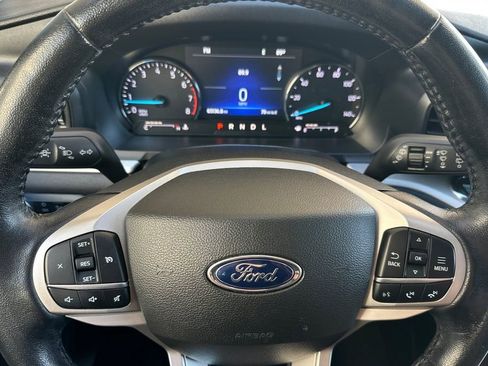 Used 2022 Ford Explorer XLT image 27