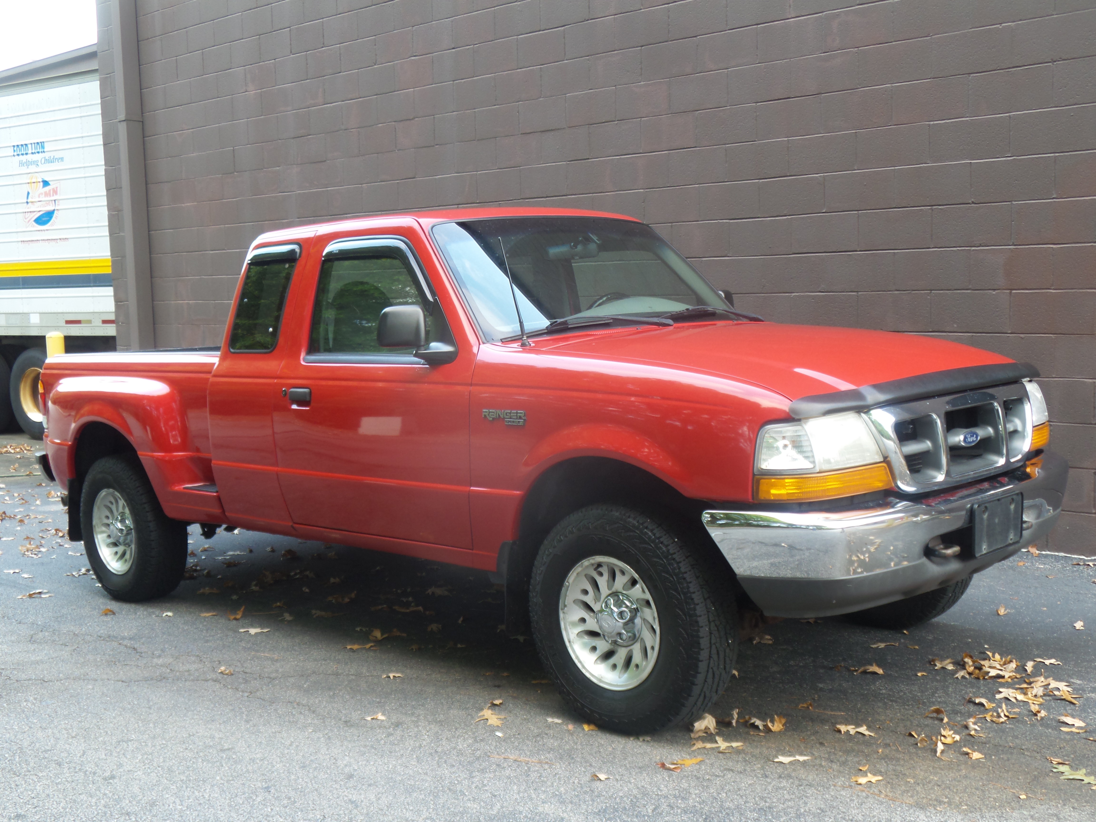 Used 1999 Ford Ranger XLT AWD/4WD image 2