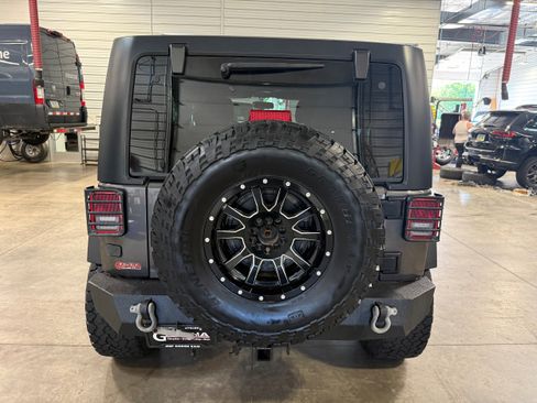 Used 2017 Jeep Wrangler Unlimited Sport w/ Quick Order Package 24S AWD/4WD image 24