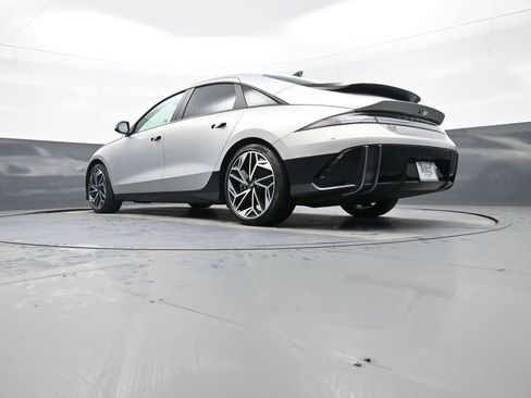 Used 2024 Hyundai Ioniq 6 SEL image 31