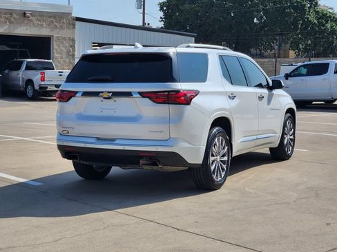 Used 2023 Chevrolet Traverse Premier FWD image 14