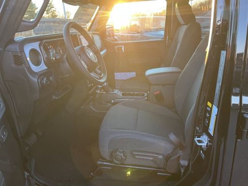 New 2026 Jeep Gladiator Sport image 21