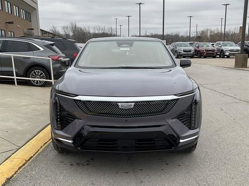 New 2026 Cadillac Optiq Luxury 2 image 6