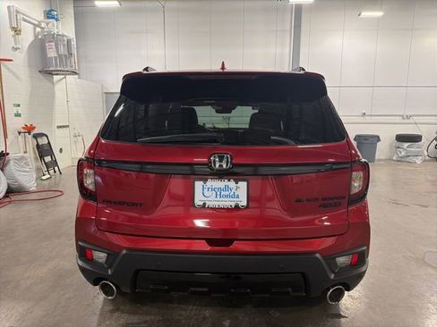 Used 2025 Honda Passport Black Edition image 4
