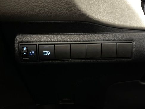 Certified 2022 Toyota Corolla LE image 28