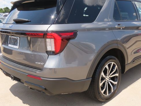 Certified 2025 Ford Explorer ST-Line AWD/4WD image 12
