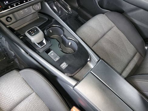 Used 2026 Nissan Rogue SV FWD image 22
