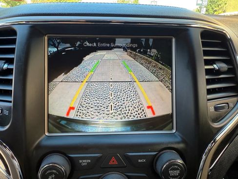 Used 2016 Jeep Grand Cherokee Overland image 35