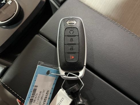 Used 2023 Nissan Rogue SV AWD/4WD image 27