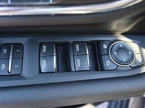 Used 2024 Chevrolet Tahoe High Country w/ Premium Package image 11