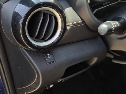 Used 2019 Nissan Kicks SR FWD image 18
