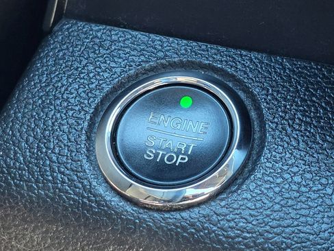 Used 2015 Ford F150 Platinum w/ Equipment Group 701A Luxury image 43