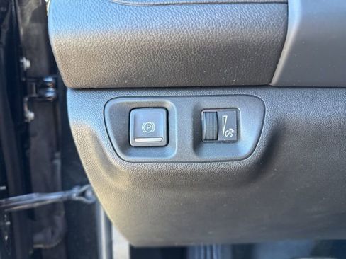 Used 2021 GMC Acadia AT4 image 25