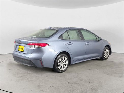Used 2025 Toyota Corolla LE image 5