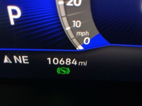 Certified 2025 Volkswagen Taos SE w/ Panoramic Sunroof Package image 13