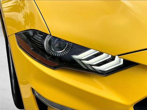 Used 2018 Ford Mustang Coupe RWD image 28
