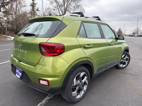 Used 2022 Hyundai Venue SEL image 5