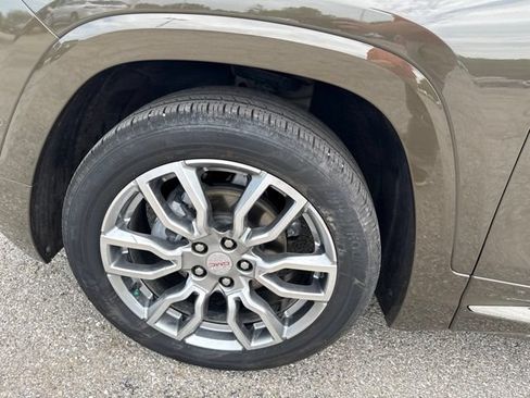 Used 2023 GMC Terrain Denali w/ Denali Premium Package AWD/4WD image 25