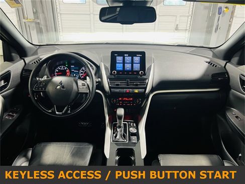 Used 2023 Mitsubishi Eclipse Cross SEL image 4