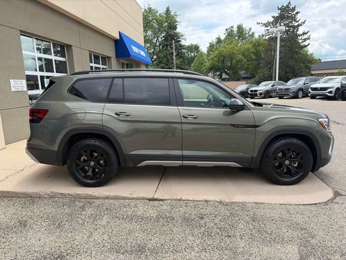 Certified 2024 Volkswagen Atlas Peak Edition SE AWD/4WD image 10