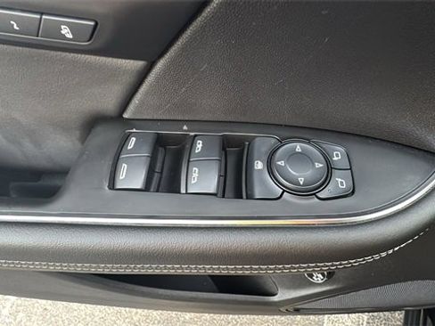 Used 2021 Buick Envision Essence w/ Sport Touring Package image 15