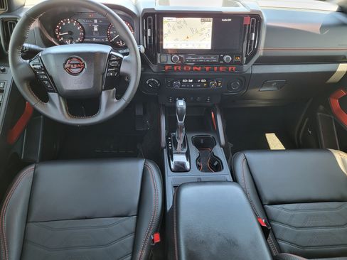 Certified 2025 Nissan Frontier PRO-4X w/ Pro Premium Package AWD/4WD image 23