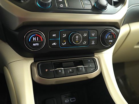 Used 2023 GMC Acadia Denali w/ Denali Technology Package image 24