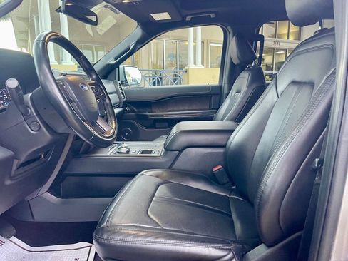 Used 2021 Ford Expedition Max Limited image 11
