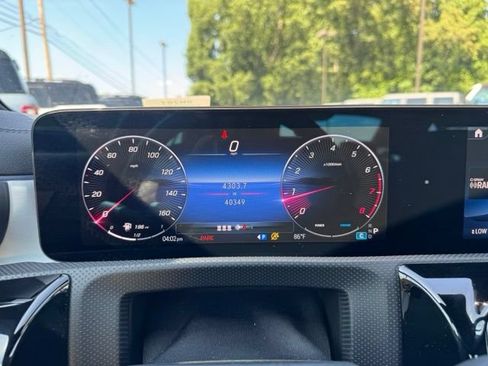 Used 2025 Mercedes-Benz CLA 250 4MATIC image 31