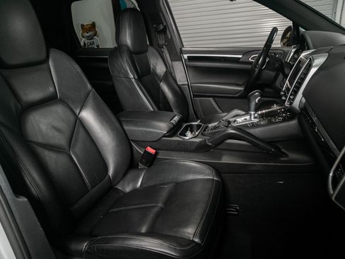 Used 2012 Porsche Cayenne image 21