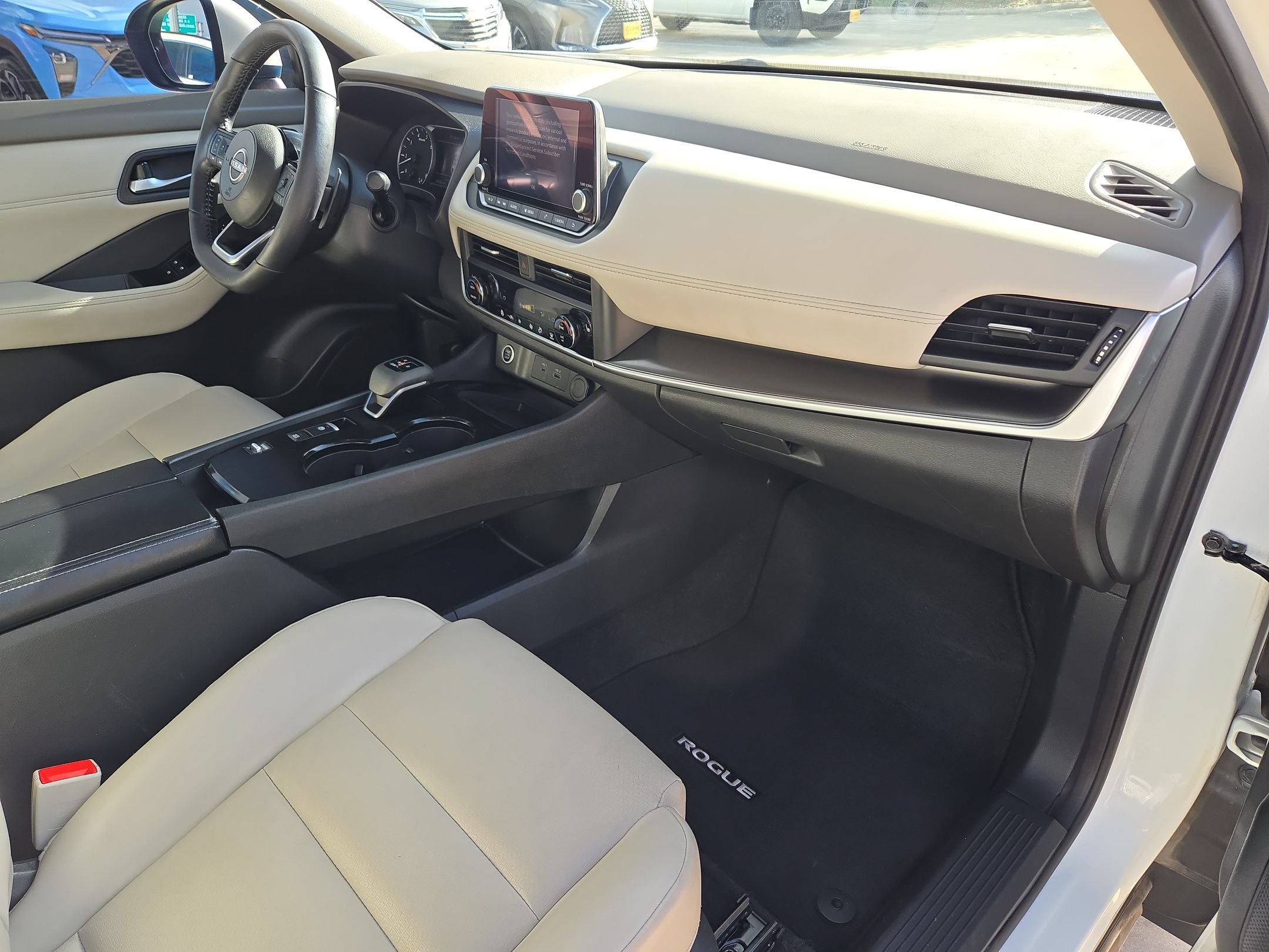Used 2023 Nissan Rogue SV w/ SV Premium B Package FWD image 30