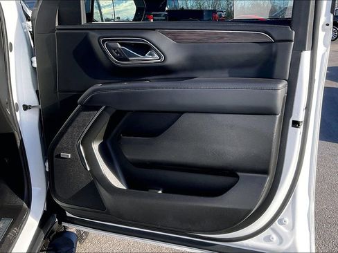 Used 2024 Chevrolet Tahoe Z71 w/ Luxury Package image 29