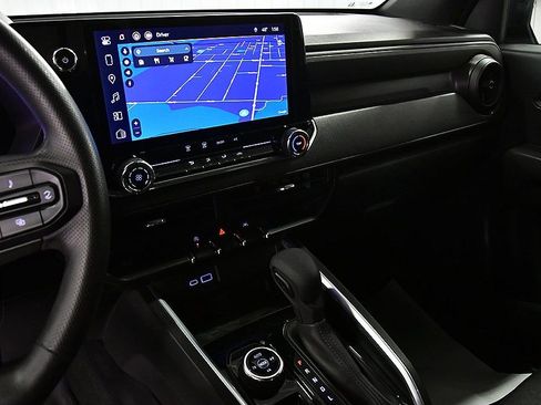 Used 2024 Chevrolet Colorado Trail Boss w/ Technology Package image 22