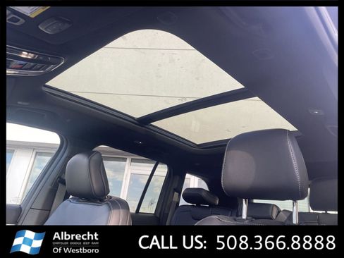 New 2025 Jeep Grand Cherokee Limited image 24