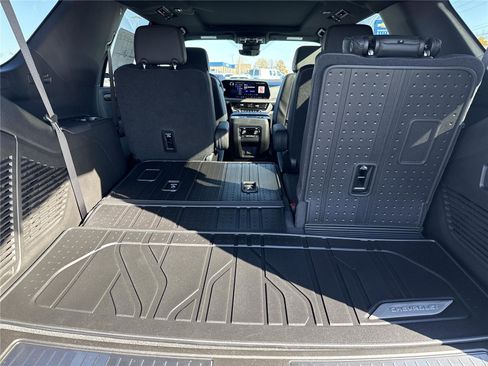 New 2026 Chevrolet Tahoe High Country w/ Sun And Tow Package AWD/4WD image 25