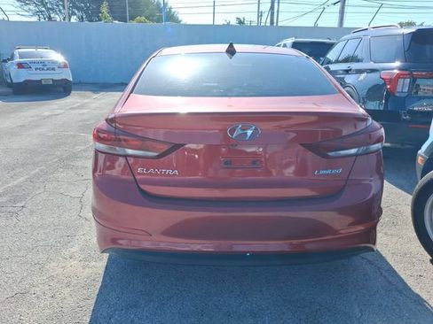Used 2017 Hyundai Elantra Limited FWD image 4