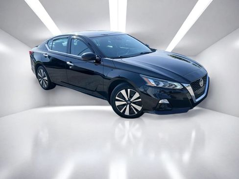 Used 2019 Nissan Altima 2.5 SV AWD/4WD image 2