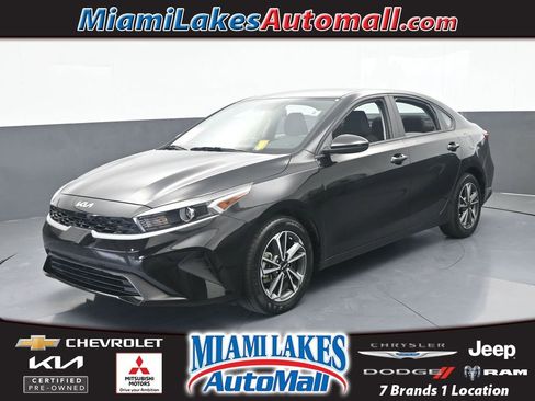 Used 2023 Kia Forte LXS FWD image 1