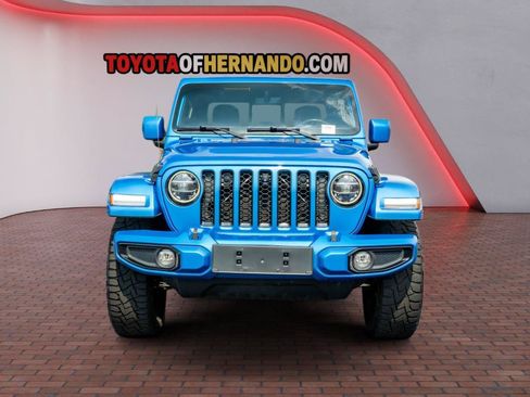 Used 2022 Jeep Gladiator Overland AWD/4WD image 2