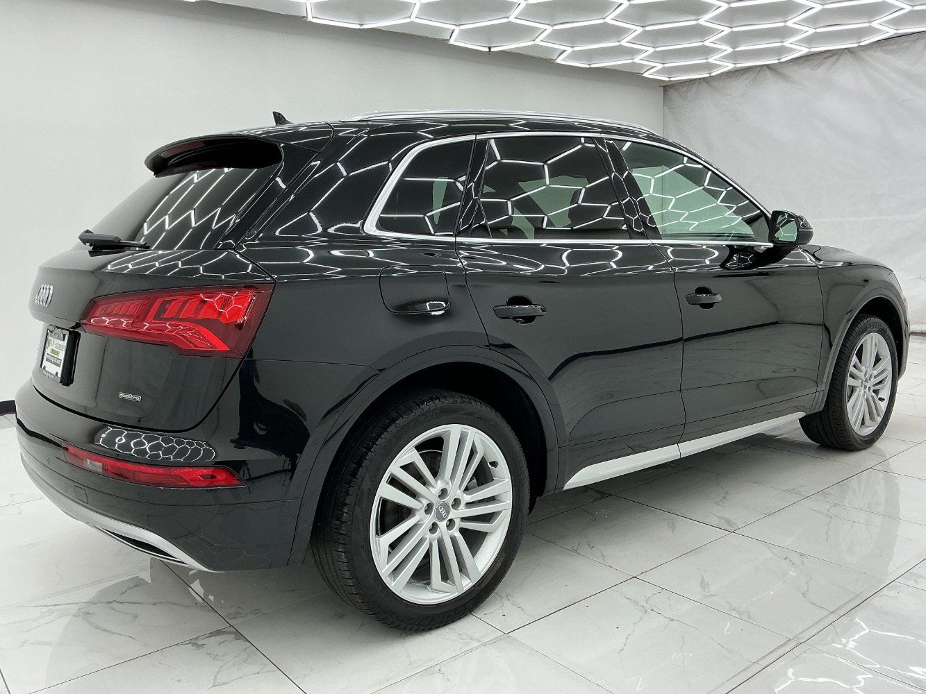 Used 2020 Audi Q5 2.0T Premium Plus w/ Premium Plus Package AWD/4WD image 11