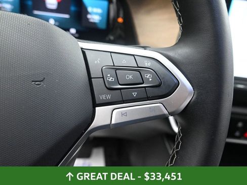 Used 2025 Volkswagen Atlas SE image 38